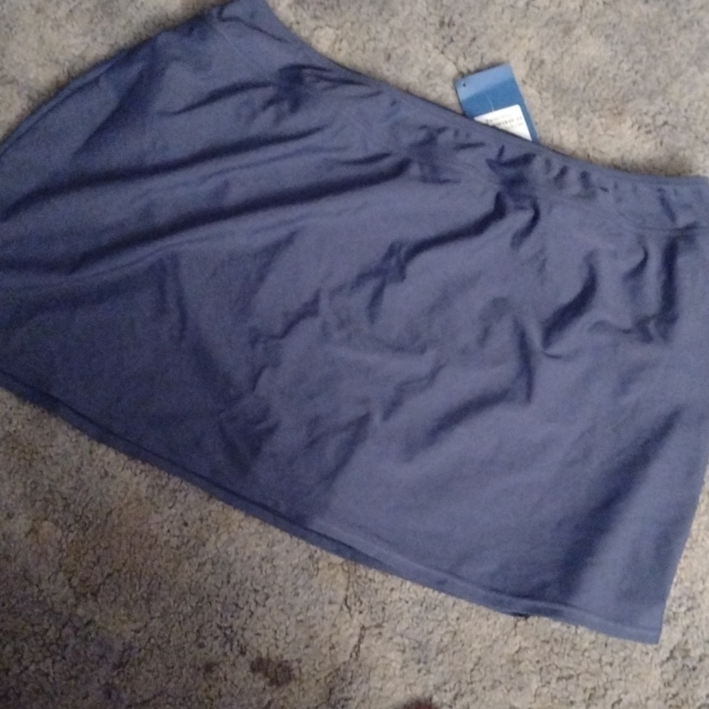New with tag's skirt W/shorts ladies size 16